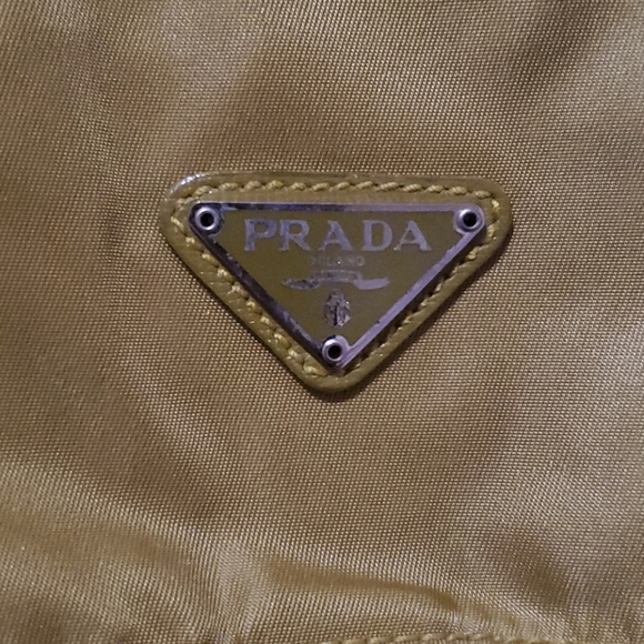 Prada purse - Picture 2 of 3